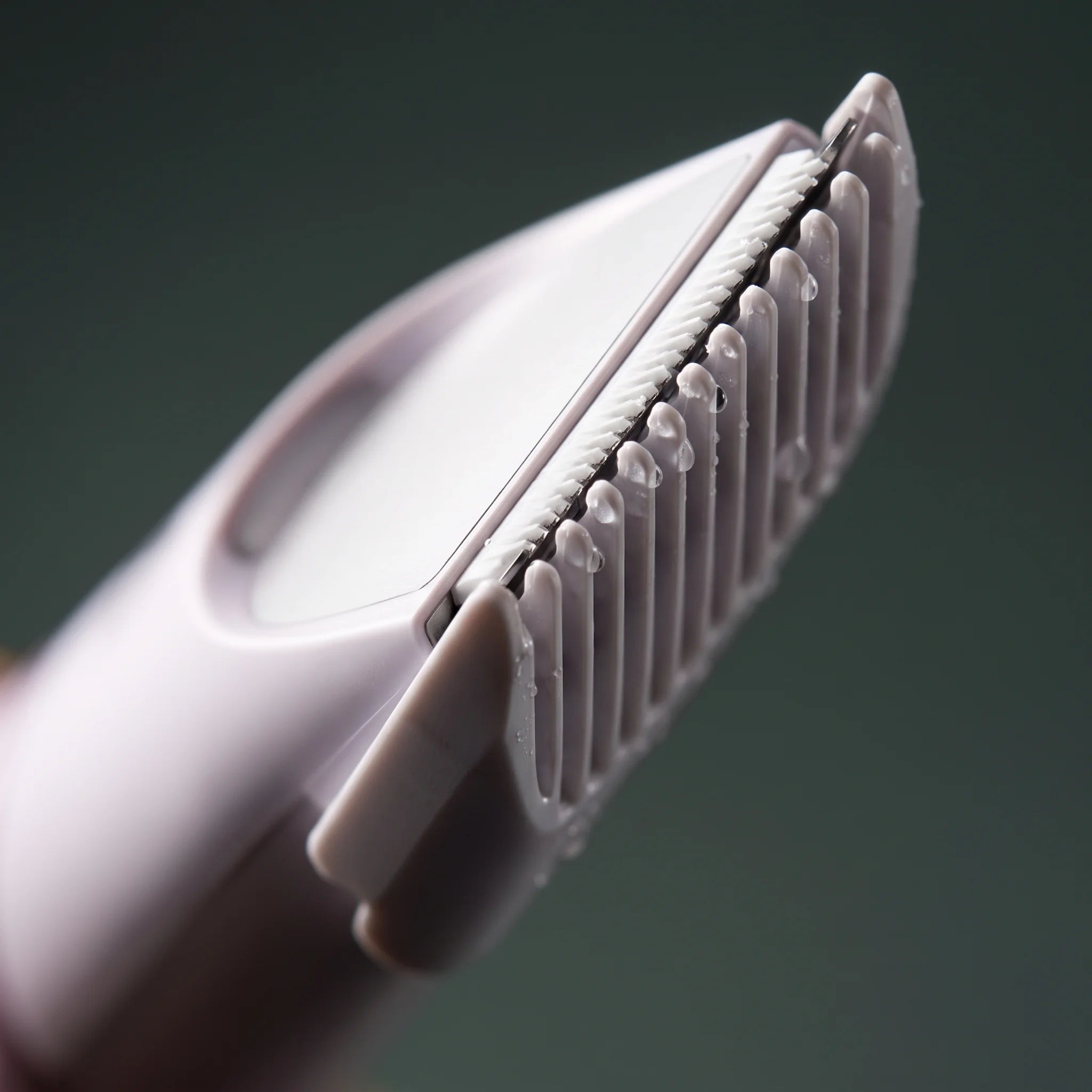 Spacey One is the waterproof body trimmer